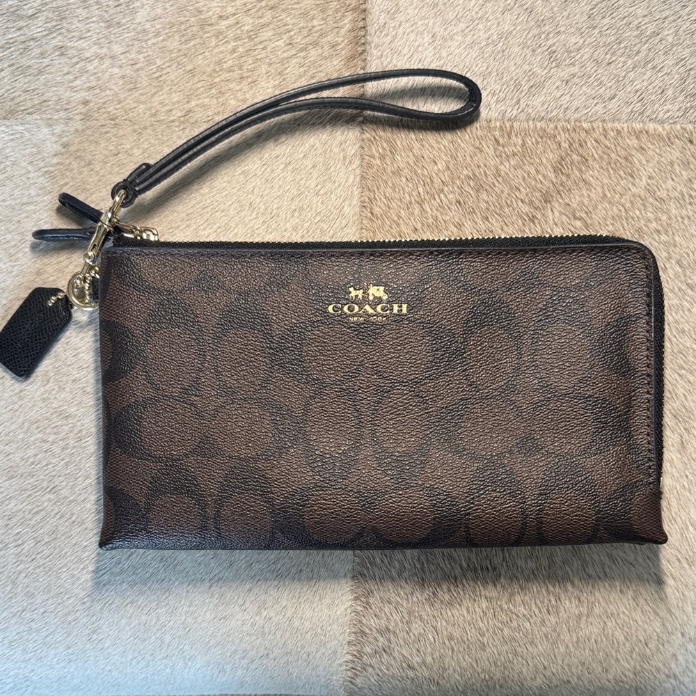 Coach Signature Logo Brown Black Wristlet